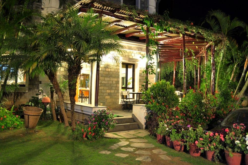 Hotel Trek-O-Tel Pokhara Zewnętrze zdjęcie