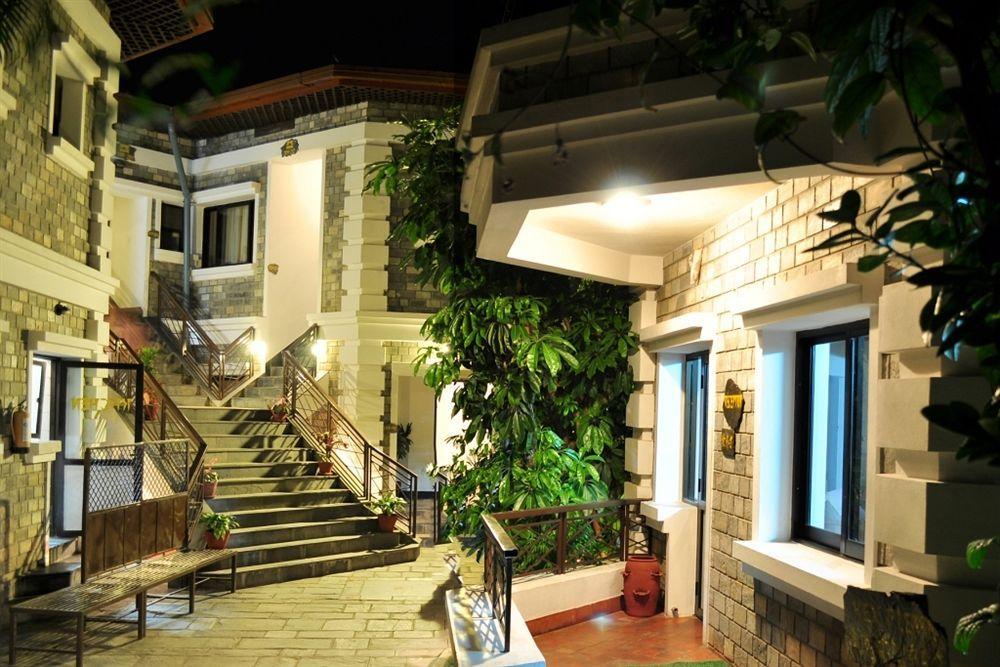Hotel Trek-O-Tel Pokhara Zewnętrze zdjęcie