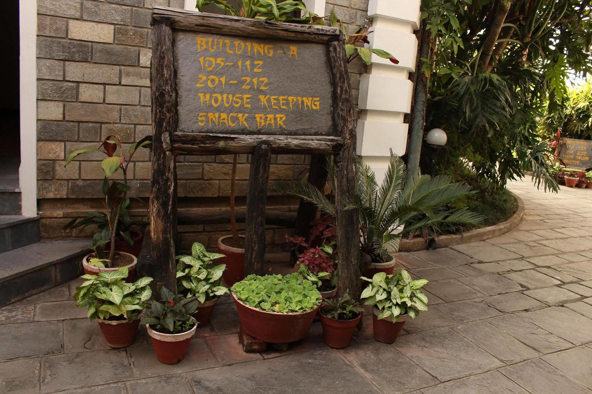 Hotel Trek-O-Tel Pokhara Zewnętrze zdjęcie