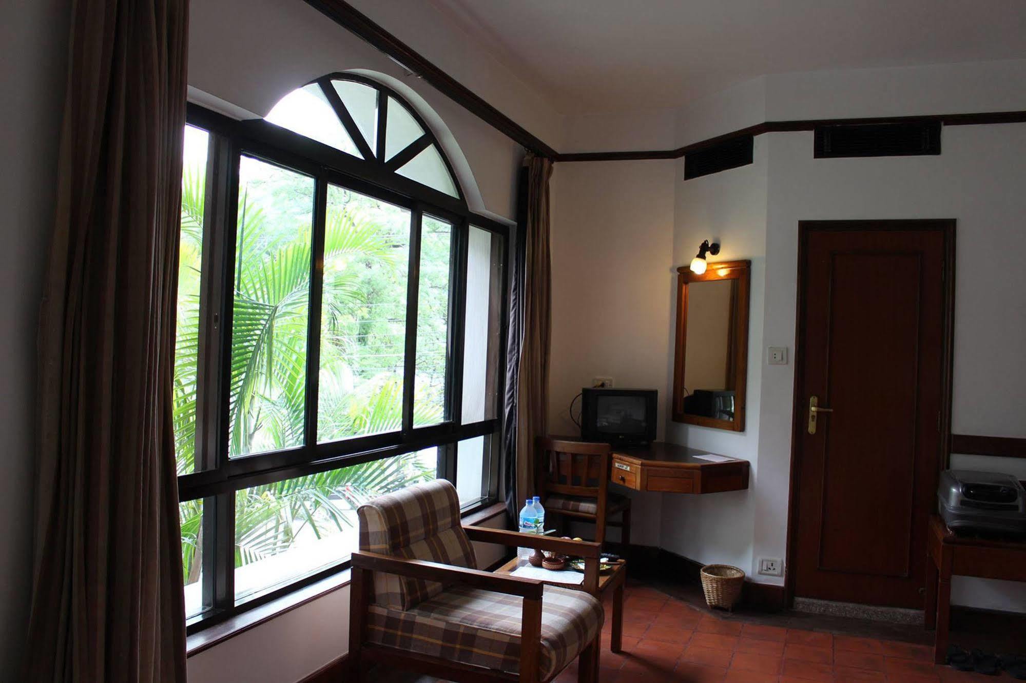 Hotel Trek-O-Tel Pokhara Zewnętrze zdjęcie