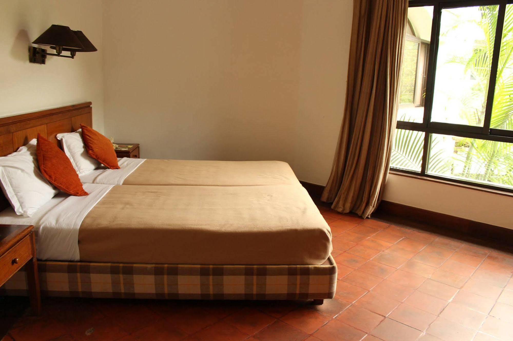 Hotel Trek-O-Tel Pokhara Zewnętrze zdjęcie