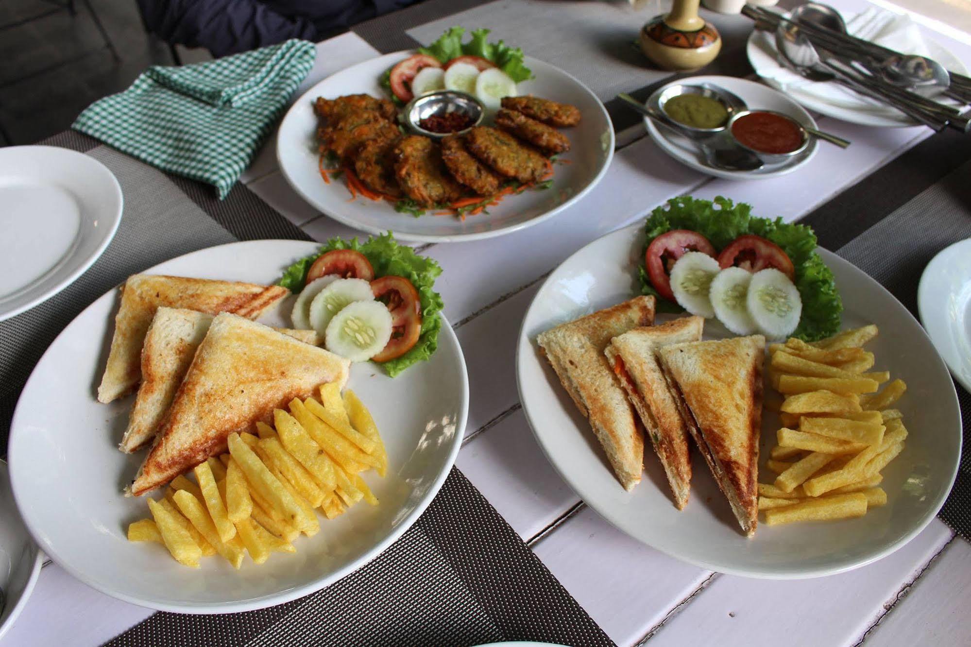 Hotel Trek-O-Tel Pokhara Zewnętrze zdjęcie